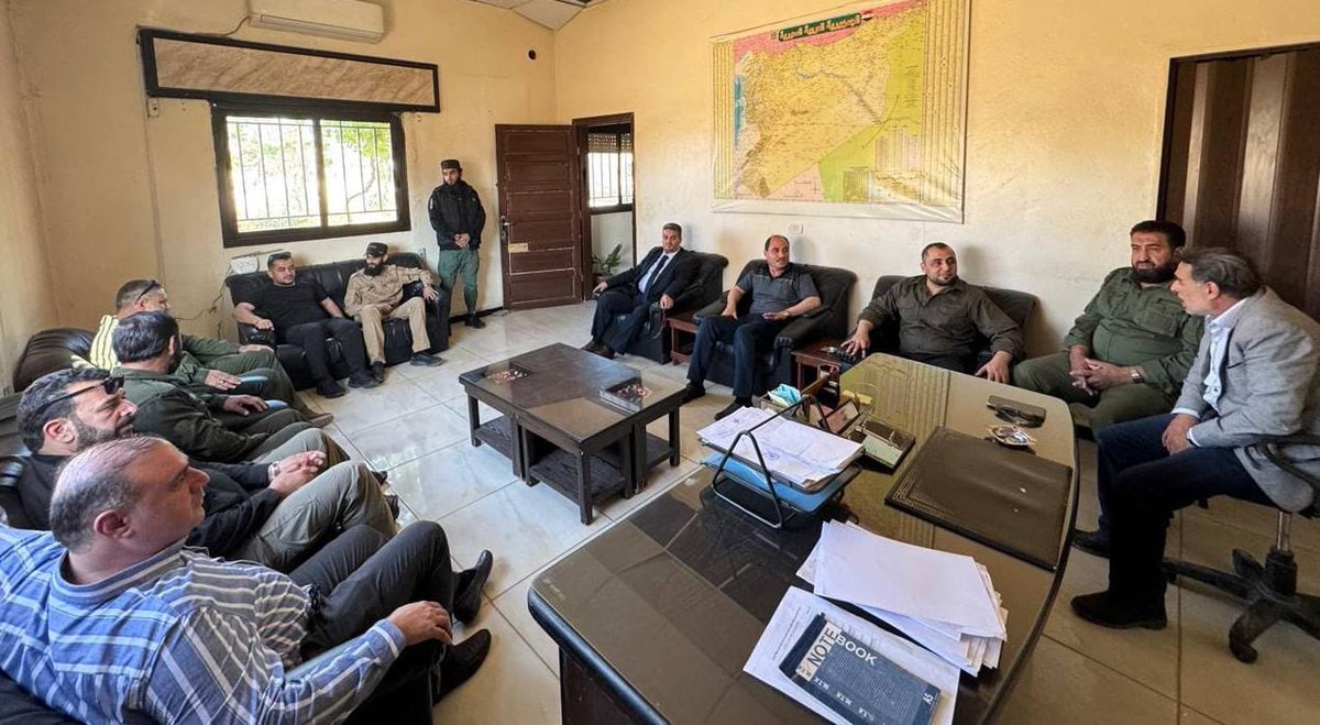 زيارة لإخواننا في مجلس تلبيسة في ريف حمص، والحديث عن الجهود الجبارة في عملية إعادة تنظيم شؤون المدينة، وخدمة المدنيين، وتحسين الواقع الخدمي.