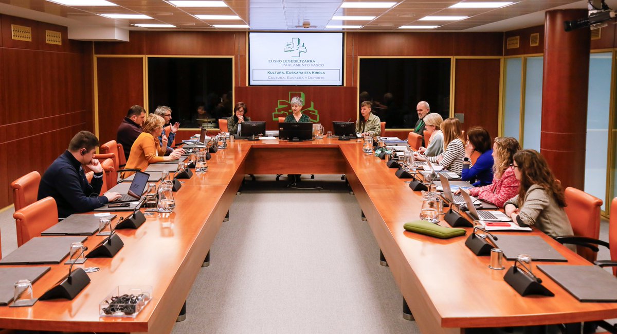 Gaur helduen euskalduntze sektorearekin elkarlanean landutako 'Euskara ezagutzeko beharra helduengan sustatzeko proposamena' dokumentua aurkeztu dugu Eusko Legebiltzarrean.

👉 Euskaltegien doakotasuna
👉 Ikasteko beharra sustatzea
👉 Agentzia bateratua

📃kontseilua.eus/destakatua/leg…