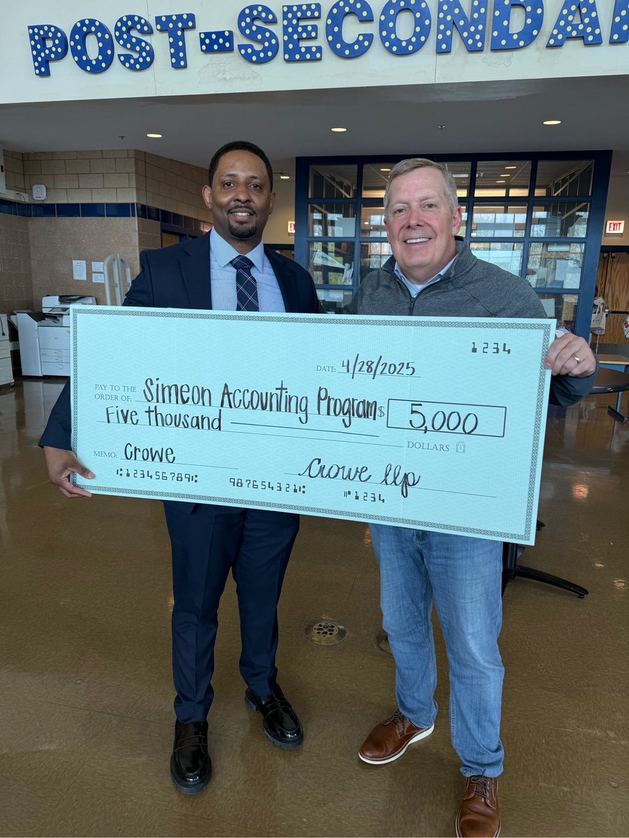 SimeonNews's tweet photo. Last week our accounting program was awarded a $5K donation. Our student DeAnna S. was also awarded a 5K scholarship! @ChiPubSchool @CPSNetwork17 #simeon #simeoncareeracademy #simeonhighschool #chicago #chicagopublicschools #simeonalumni #explore https://t.co/Gs5w07g0Gx