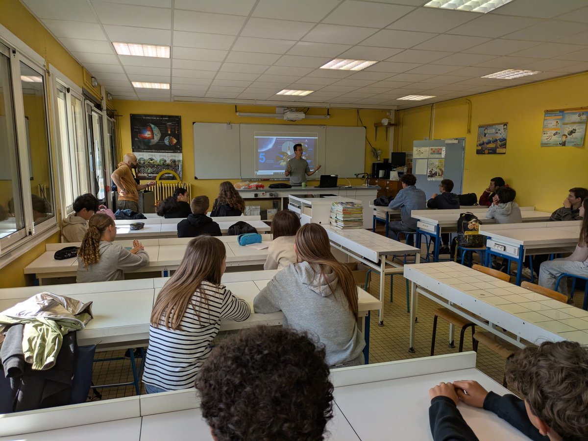 JeanRostandGers's tweet image. Thibault Juste est venu présenter son travail au #cnes aux élèves de 4ème du @JeanRostandGers dans le cadre du @JRE_France
#edd @actoulouse @svt_tls