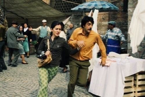 yoldaşını bulan yorulmaz.