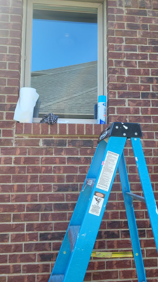 CumminsChanning's tweet image. Window day! 😎😎😎

#SpringCleaning