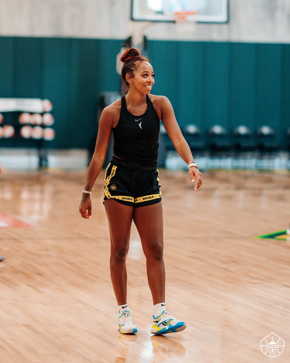 Brenden_Potts (@brendenpotts) on Twitter photo I wrote about new <a href="/seattlestorm/">Seattle Storm</a> guard Lexie Brown and why she is starting fresh after battling Crohnās disease. Although she is healthy now, she endured a rough road during the 2023 season as her illness introduced her to a new reality.
āļø <a href="/WorldExposureWB/">World Exposure Report Womenās Basketball</a>
worldexposurereport.com/news_article/s⦠I wrote about new <a href="/seattlestorm/">Seattle Storm</a> guard Lexie Brown and why she is starting fresh after battling Crohnās disease. Although she is healthy now, she endured a rough road during the 2023 season as her illness introduced her to a new reality.
āļø <a href="/WorldExposureWB/">World Exposure Report Womenās Basketball</a>
worldexposurereport.com/news_article/sā¦