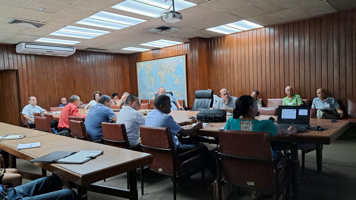 El desarrollo del níquel en #Cuba tema del Consejo Técnico Asesor que sesionó esta mañana en nuestro Ministerio.