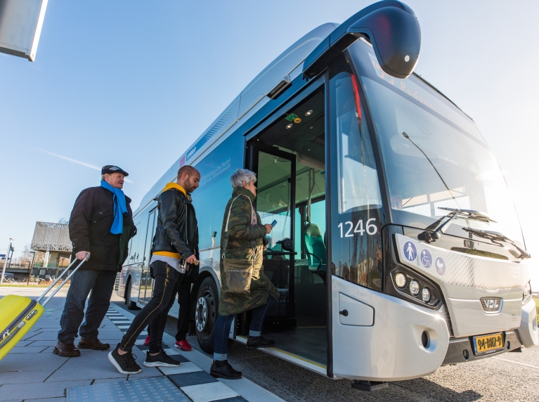 🚌Vanaf 19.00 uur geen bus meer?
Dat kan gebeuren als de bezuiniging van 335 miljoen doorgaat!

Reizigersvereniging Rover heeft in beeld gebracht welk effect de bezuiniging heeft op het ov in Nederland. Lees meer 👉 bit.ly/4jUiG0I