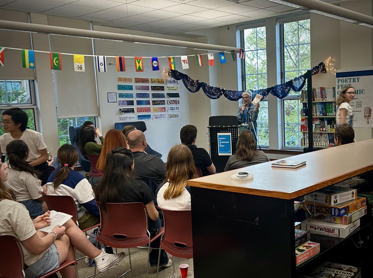 Poetry Fest celebrates 30 years of verse thecypressonline.com/57564/news/poe…