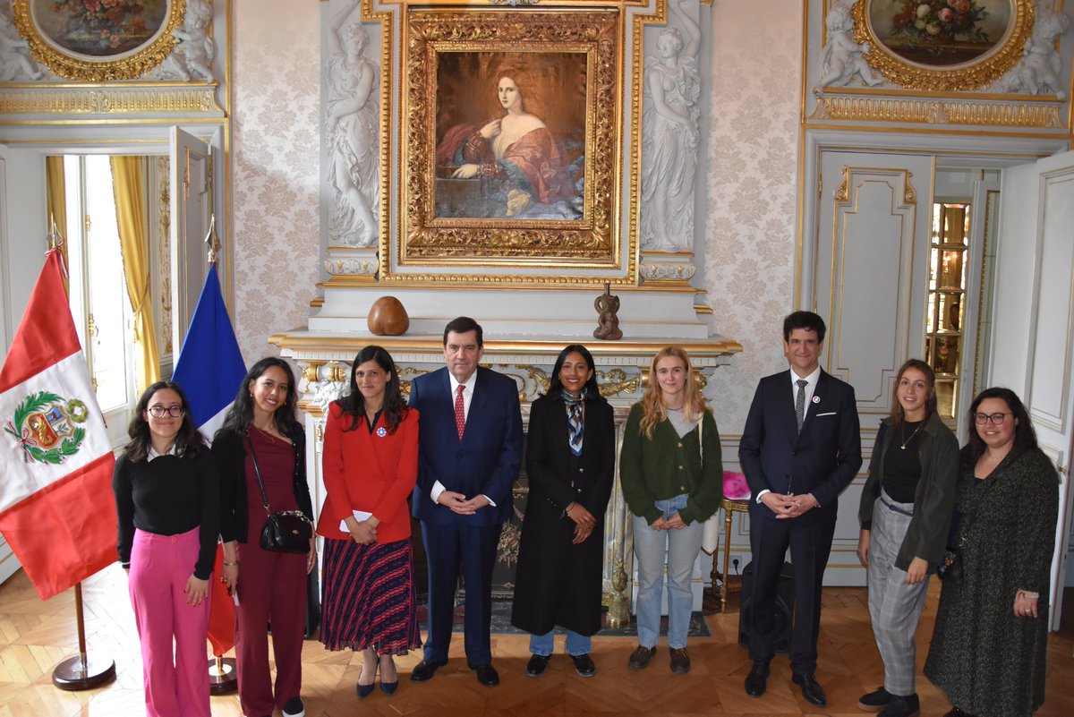 DelaunayYannFV's tweet photo. Les volontaires au cœur de la relation entre le Pérou et la France! 
Merci à @PeruEnFrancia d'avoir mis à l'honneur des volontaires 🇵🇪&amp;🇫🇷 et les acteurs qui s'engagent chaque jour pour des mobilités partenariales au service de projets concrets: ODD, solidarité, sport, culture... https://t.co/V1liuBvfa4