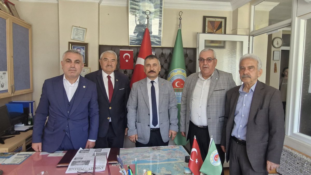 Anlat Hemşehrim Biz Geldik. Andırın Esnaf Kefalet Kooperatifi Başkanı sn. Yusuf Mirik'e, Andırın Ziraat Odası Başkanı sn.Mehmet Sarıbıyık'a ve Andırın Esnaf Odaları Başkanı sn.Mahmut Rüzgar'a çok teşekkür ederim.
<a href="/MDervisogluTR/">Müsavat Dervişoğlu</a> <a href="/HasanToktasTR/">Hasan Toktaş</a> <a href="/avalperakdogan/">Av. Alper Akdoğan</a> <a href="/ridvanuz17/">Rıdvan UZ</a>