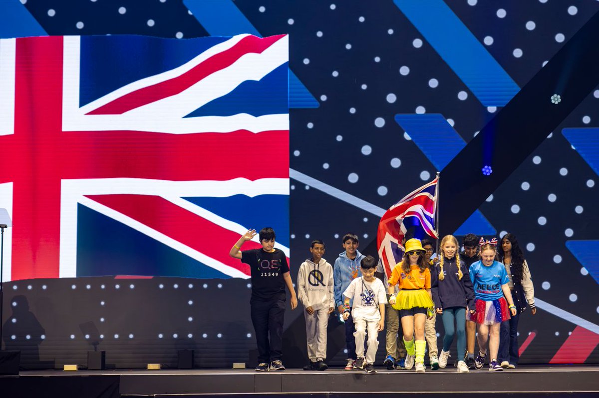 VEXRoboticsUK's tweet image. It&apos;s Day 2 of #VEXWorlds

Want to join in with the action? Look no further 👀   

You can watch the UK Teams in their matches and cheer them on from home 

Using the photos below, you can see which Division UK Teams are in and then use the 🔗&apos;s to watch them from 2pm BST onwards…