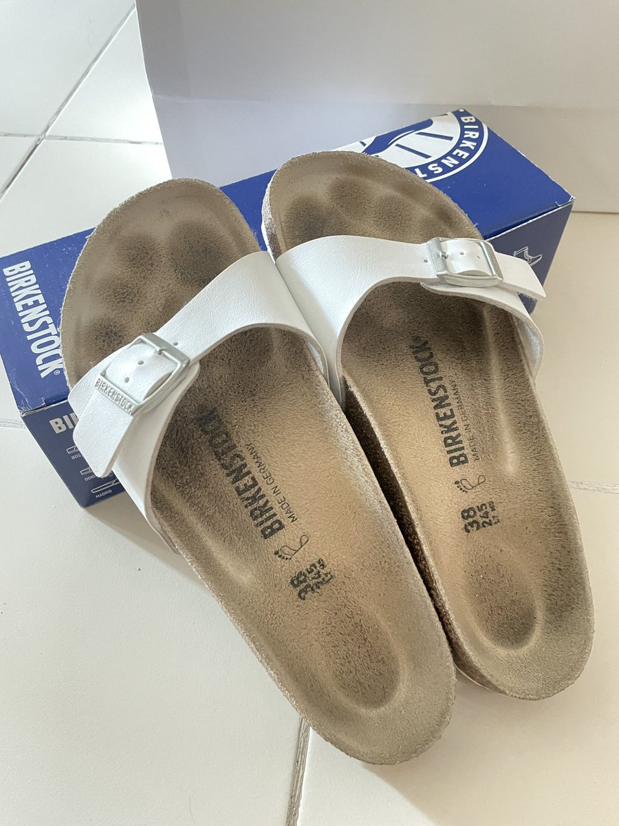 khaimadeee's tweet photo. ส่งต่อ birkenstock madrid size38‼️
🤩 มีกล่อง+ถุงให้ครบค่ะ
🫶🏼 ขอดูรูปเพิ่มเติมไ้ด้นะคะ 
•  2400รวมส่ง ✅
พร้อมโอนลดได้งับ😻
 #ส่งต่อbirken #ส่งต่อbirkenstock #ส่งต่อรองเท้า #ส่งต่อรองเท้ามือสอง #ส่งต่อรองเท้ามือสองสภาพดี  #birkenstockthailand
#ส่งต่อbirken https://t.co/03pmqykYk7