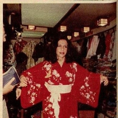 euostranger's tweet image. gal costa no japão, 1980.