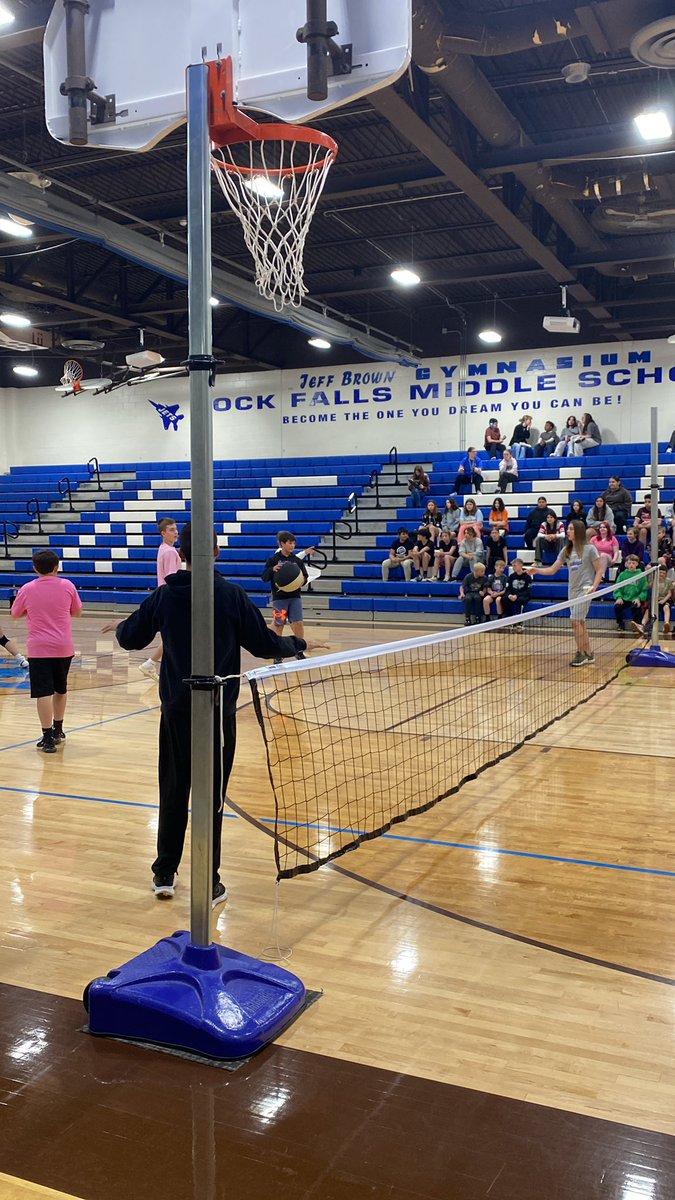 FallsMiddle's tweet image. RFMS student/staff celebration today 🤟🏻💙  Nitroball tourney underway &amp;amp; Kona Ice served as well THANK YOU RFMS students &amp;amp; Team for being your best