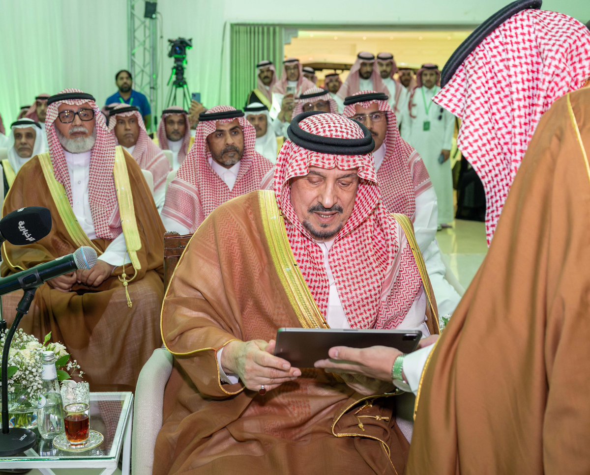 emara_alriyadh's tweet image. سمو الأمير فيصل بن بندر يرعى حفل أهالي محافظة المجمعة ويدشّن عددًا من المشروعات التنموية. 
riyadh.gov.sa/#/home/news-de…

#إمارة_الرياض
