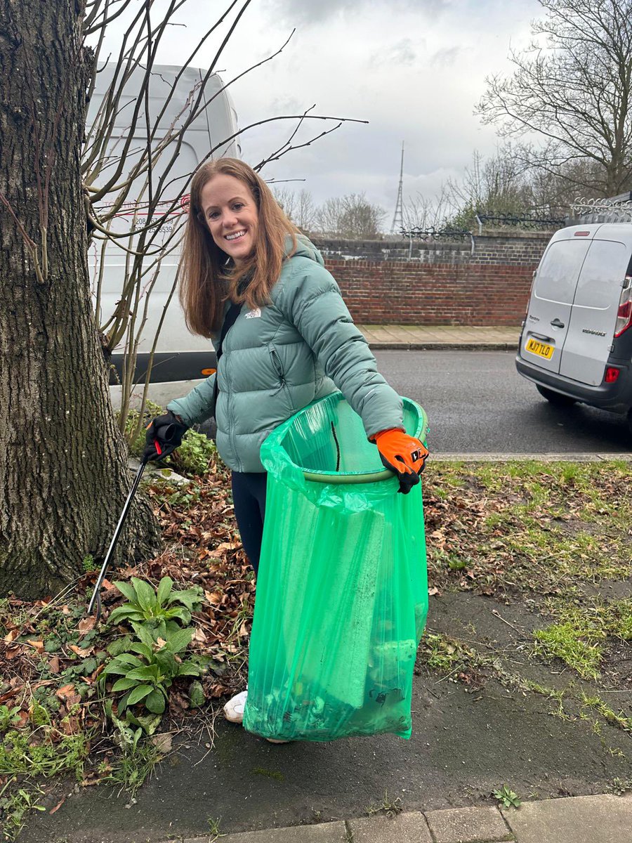 GipsyHillLab's tweet image. We work hard to improve services in the area - but also hear from residents who are keen to come together to take action
Get involved & join us this Sat for a community clean-up on Gipsy Rd / Rommany Rd ☀️
🗓️Sat 10th May
⏰ 1pm - 3pm
📍 Meeting outside Paxton vets on Gipsy Rd