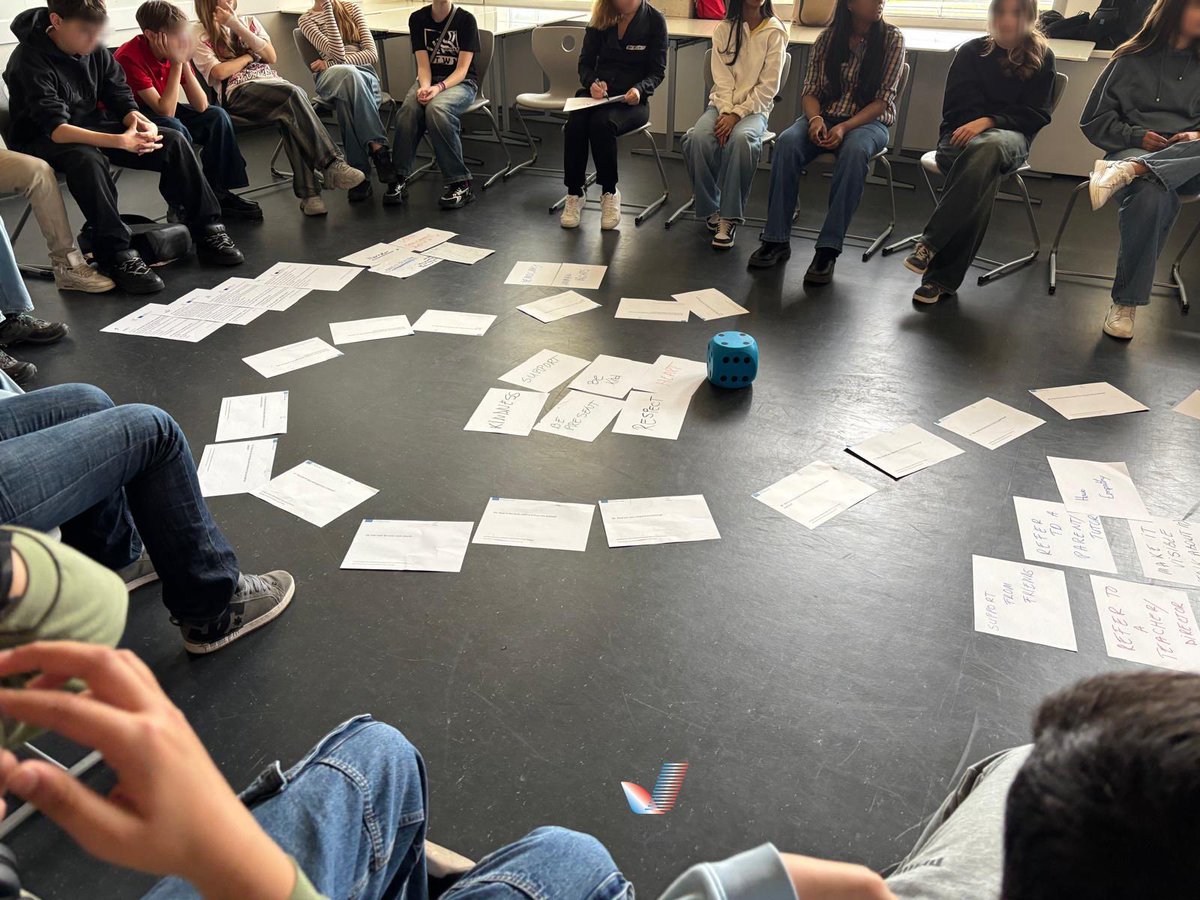 ALivia_Rusu's tweet image. As part of #DiversityDay in🇱🇺, I had a very dynamic exchange w/ students of #Differdange School-Campus de l’EIDE under t/ #Erasmus+ project Empower to Impact on awareness&amp;amp; prevention of bullying. Mutual respect, inclusive behaviour&amp;amp;understanding are🔑 for a multicultural society!