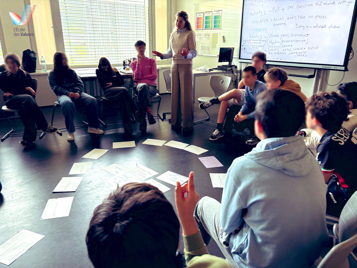 ALivia_Rusu's tweet image. As part of #DiversityDay in🇱🇺, I had a very dynamic exchange w/ students of #Differdange School-Campus de l’EIDE under t/ #Erasmus+ project Empower to Impact on awareness&amp;amp; prevention of bullying. Mutual respect, inclusive behaviour&amp;amp;understanding are🔑 for a multicultural society!