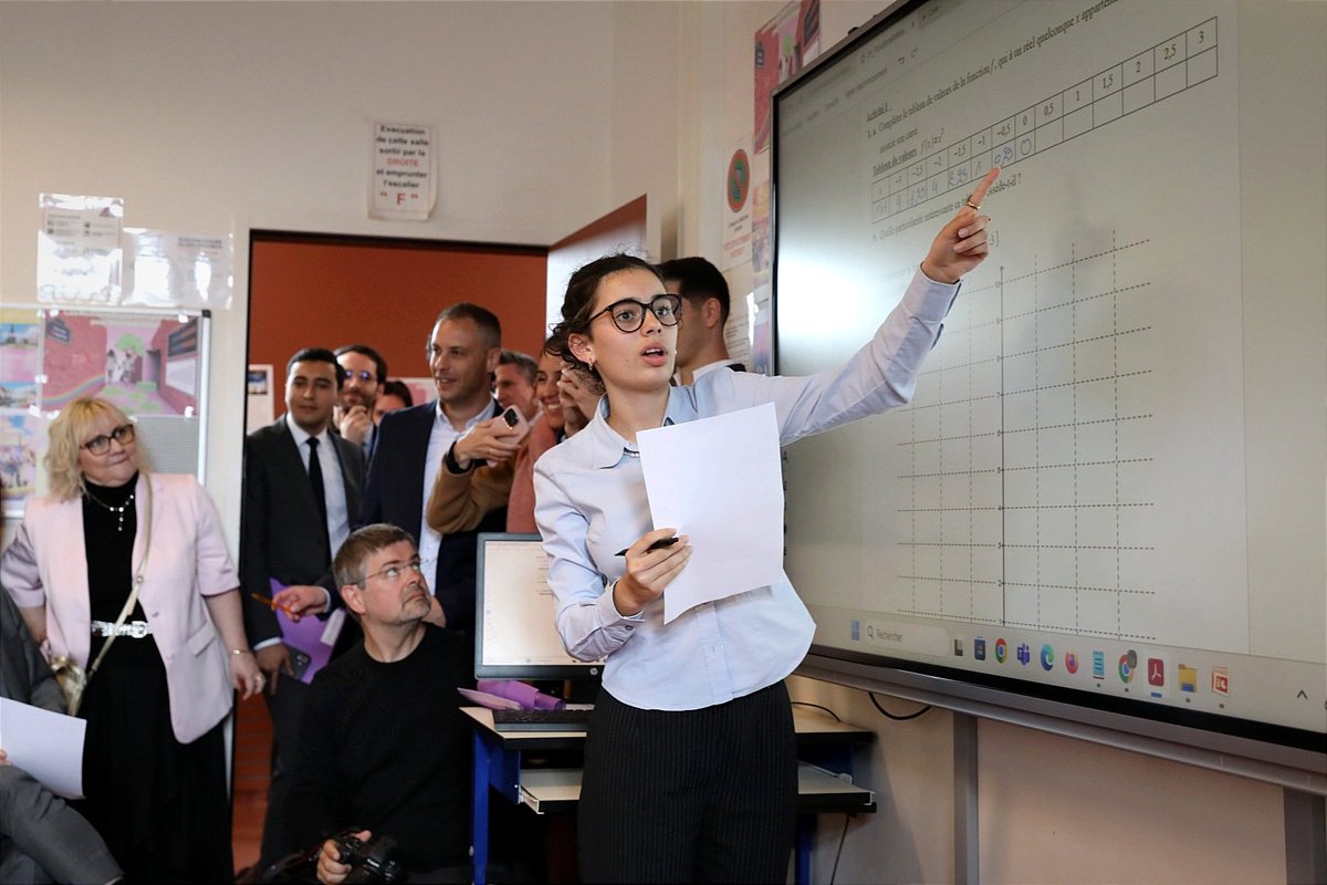 Aurore Bergé (@auroreberge) on Twitter photo Filles et maths n'iraient pas ensemble ? Les stéréotypes, ça suffit ! Les barrières, les préjugés, le "c'est pas pour toi", ça suffit !
Avec <a href="/Elisabeth_Borne/">Élisabeth BORNE</a> et <a href="/ClaraChappaz/">Clara Chappaz</a>, nous agissons pour que chaque enfant trouve sa place.
Nous ne voulons pas moins de garçons mais plus Filles et maths n'iraient pas ensemble ? Les stéréotypes, ça suffit ! Les barrières, les préjugés, le "c'est pas pour toi", ça suffit !
Avec <a href="/Elisabeth_Borne/">Élisabeth BORNE</a> et <a href="/ClaraChappaz/">Clara Chappaz</a>, nous agissons pour que chaque enfant trouve sa place.
Nous ne voulons pas moins de garçons mais plus
