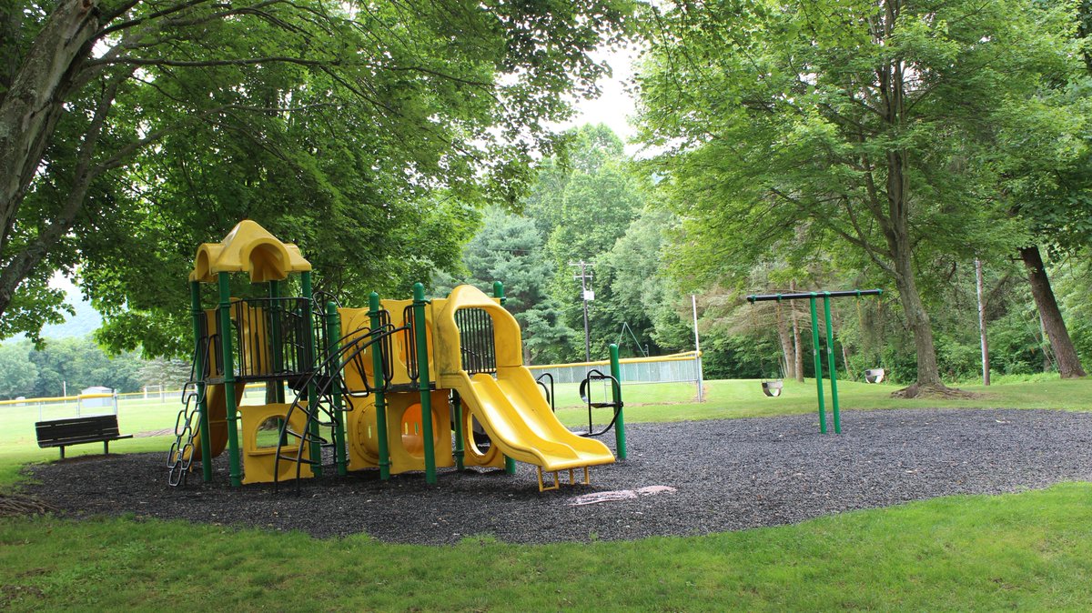🌳💨 Breathe Deep &amp; Explore the Outdoors! 💨🌳

May is Clean Air Month, and there’s no better way to celebrate than by stepping outside and enjoying the fresh air in your local park! 🏞️

Find a park near you: bit.ly/DCPR_Parks