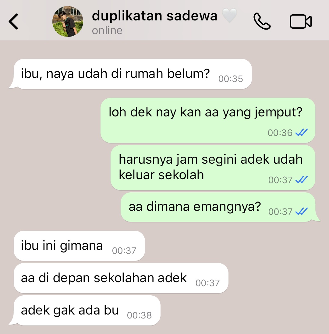 haetsukidesu's tweet photo. 𝑹𝒖𝒎𝒂𝒉 𝑲𝒊𝒕𝒂

'adek ilang'

a haeselle ft. riku &amp; yeon au 
#haeselle #haetsuki https://t.co/gLF0BQlPFn