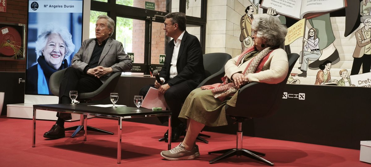Carlos Olano 🔻 (@clolano) on Twitter photo Disfrutando con el maestro Iñaki Gabilondo, en la Facultat de dret de la <a href="/UV_EG/">Universitat València</a> . Disfrutando con el maestro Iñaki Gabilondo, en la Facultat de dret de la <a href="/UV_EG/">Universitat València</a> .