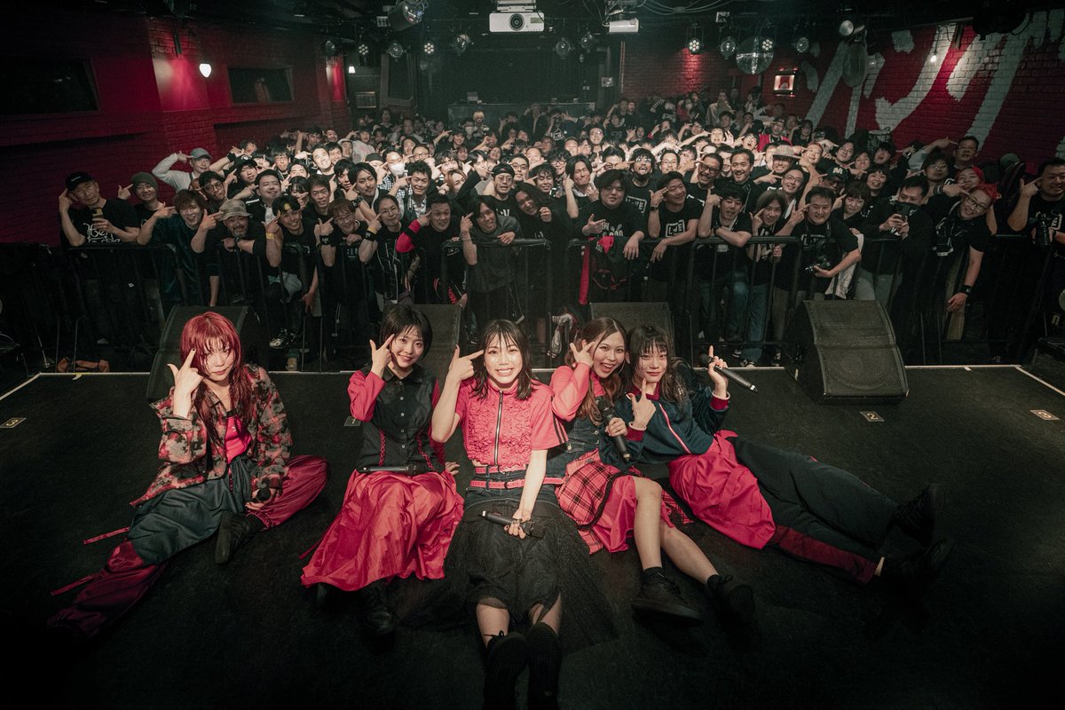 LiVS_idol's tweet photo. 2025.05.07
“2nd EP Release Tour Final Revenge Shangrila"
@下北沢シャングリラ

photo by @itokota 

2周年ライブを8月18日(月)LIQUIDROOMにて開催決定しました。
来る夏、大きな挑戦へ向けて歩んでいきます。
これからも応援よろしくお願いいたします。

#LiVSリベンジシャングリラ
#LiVSリキッド https://t.co/qkmjNOhOwe