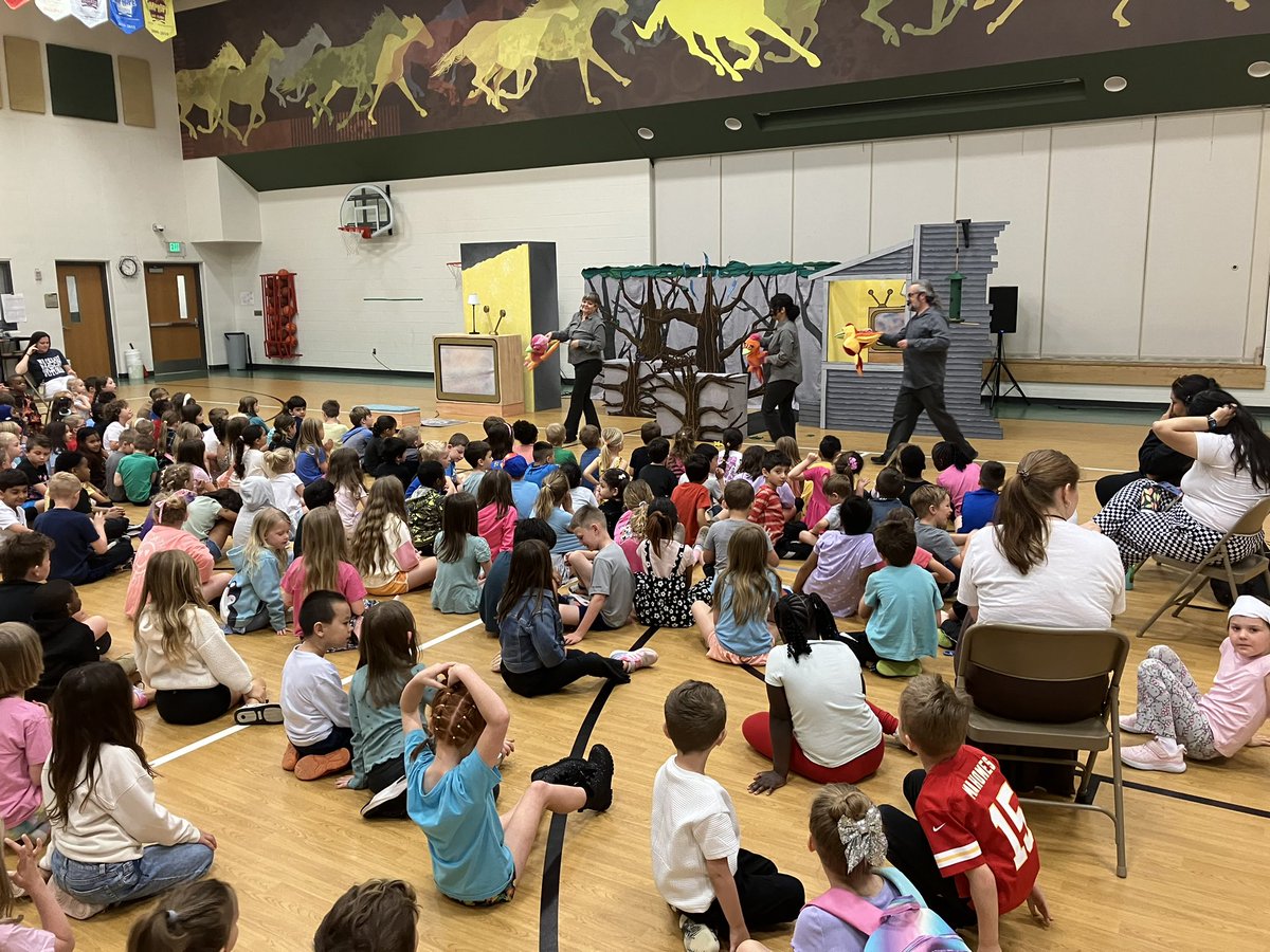 K and 1st enjoyed a puppet show assembly today!