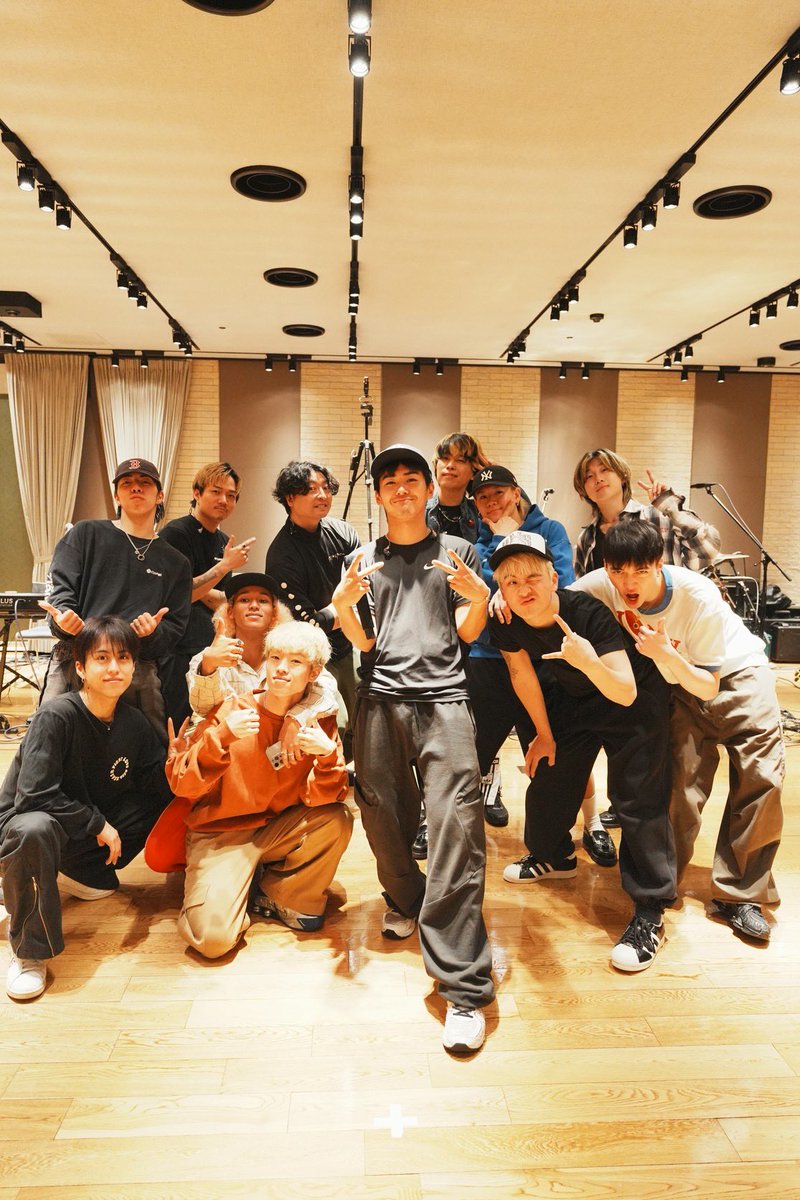 直井 弦太 (@gentanaoi) on Twitter photo Ayumu Imazu <a href="/ayumu__imazu/">Ayumu Imazu</a>
ゲネ楽しかった。仕上がりマックスで
日比谷野音行きます!!
夢のバンドセット&ダンス
伝説の日にします。
よろしくお願いします!!✌️ Ayumu Imazu <a href="/ayumu__imazu/">Ayumu Imazu</a>
ゲネ楽しかった。仕上がりマックスで
日比谷野音行きます!!
夢のバンドセット&ダンス
伝説の日にします。
よろしくお願いします!!✌️