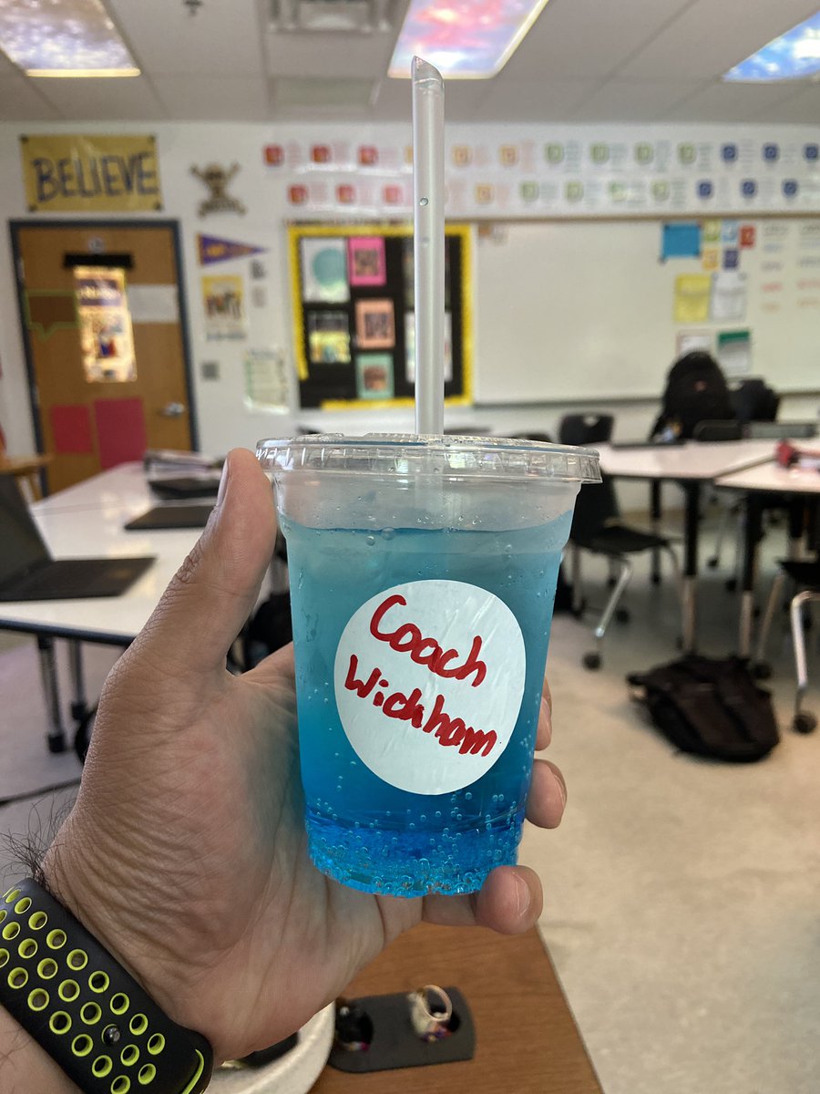 Shout out to all of <a href="/LB_SGA/">Lake Braddock SGA</a> for the soda bar! Love the drink! And SGA! 💜💛🐻