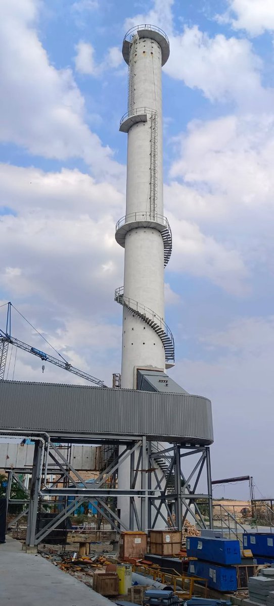 shravanreporter's tweet image. Three workers working died at #JawaharNagardumpingyard ,A chimney collapsed while working on a lift belonging to a power plant.It is understood that the lift collapsed due to the heat of the powerplant, #Dumpingyard workers have stopped work at the plant
#Hyderabad