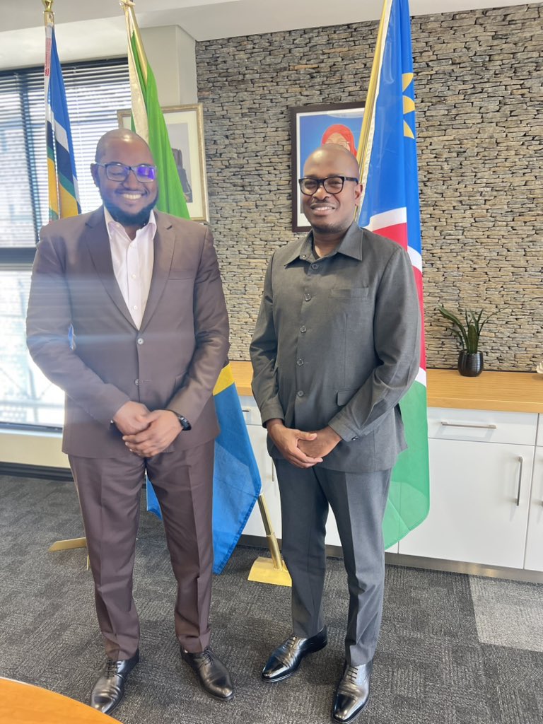 UbaloziNamibia's tweet photo. Leo tarehe 7/5/2025, Mhe. Caesar C.Waitara, Balozi wa Tanzania nchini Namibia ametembelewa katika ofisi za Ubalozi na Mhe. Sam Shafiishuna Nujoma, Gavana wa Mkoa wa Khomas, jijini Windhoek, Namibia 

Lengo la kukutana lilikua ni kuangalia maeneo ambayo jiji la Windhoek linaweza kushirikiana na miji ya Dodoma na Zanzibar. 

Ifahamike kuwa jiji la Windhoek ambalo lipo katika Mkoa wa Khomas ndiyo mji Mkuu wa Namibia na umepiga hatua katika maendeleo ya miundombinu na mipango miji ukilinganisha na miji mingine nchini Namibia. 

Mazungumzo yao yalilenga katika kuanzisha mashirikiano ya kimiji kati ya jiji la Windhoek na miji ya Dodoma na Zanzibar.