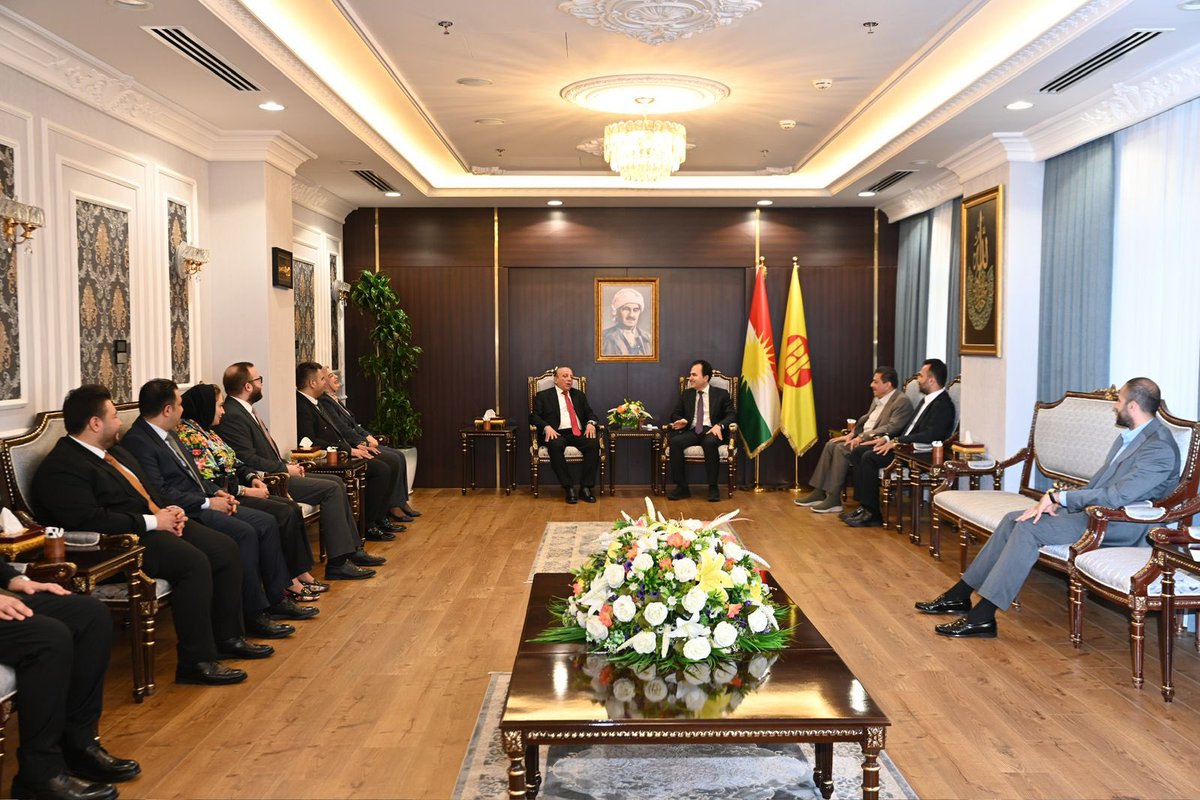 شاندێکی باڵای حزب بەسەرۆکایەتی عبدالقادر بازرگان، سەرۆکی پارتی چاکسازی تورکمان، و بەئامادەبوونی منی قهوەچی جێگری سەرۆکی حزب و ژمارەیەک لە ئەندامانی سەرکردایەتی، سەردانی بەرێز د.پشتیوان صادق، ئەندامی مەکتەبی سیاسی و بەرپرسی مەکتەبی رێکخستنی هەولێری پارتی دیموکراتی کوردستانمان کرد