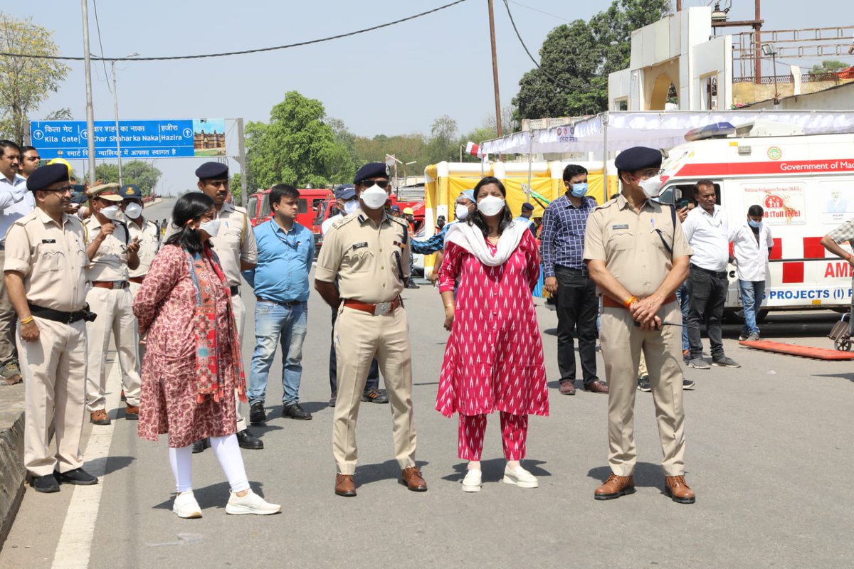 dmgwalior's tweet image. रासायनिक दुर्घटना से निपटने की तैयारियों की भी हुई मॉकड्रिल 

#gwalior #mokdrill

@CMMadhyaPradesh @DrMohanYadav51
@JansamparkMP @mohdept
@GwaliorComm @jdjsgwalior
@PROJSGwalior

RM-facebook.com/share/p/1AHQWd…