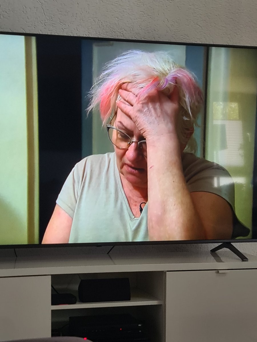 Leute, bitte guckt die 5 (!) Staffeln aus Österreich auf Joyn. Das ist Reality-Gold 
#AmoreUnterPalmen