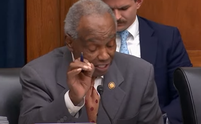 TimH_B's tweet image. Rep Scott asks why there isn&apos;t an FDIC chairman selected.

Bessent says there was an acting chair under previous administration. No specifics on timeline for selection