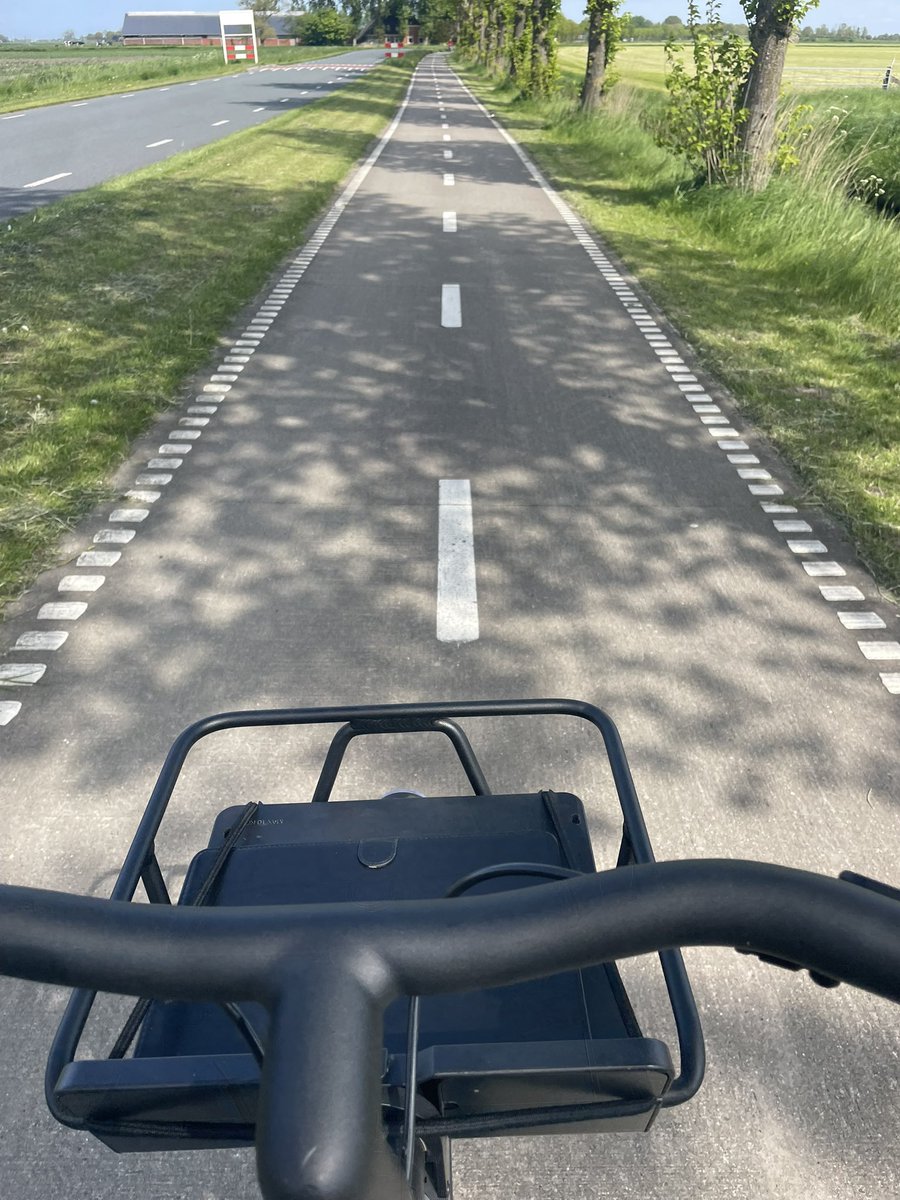 chris_slager's tweet photo. Nog steeds wat beperkt in m’n mobiliteit, dus daarom vandaag maar op de fiets naar Ten Boer met bij thuiskomst een frisse beloning om de werkdag af te sluiten #mooivak #TenBoer #Bedum https://t.co/Mq0ldQ8uz5