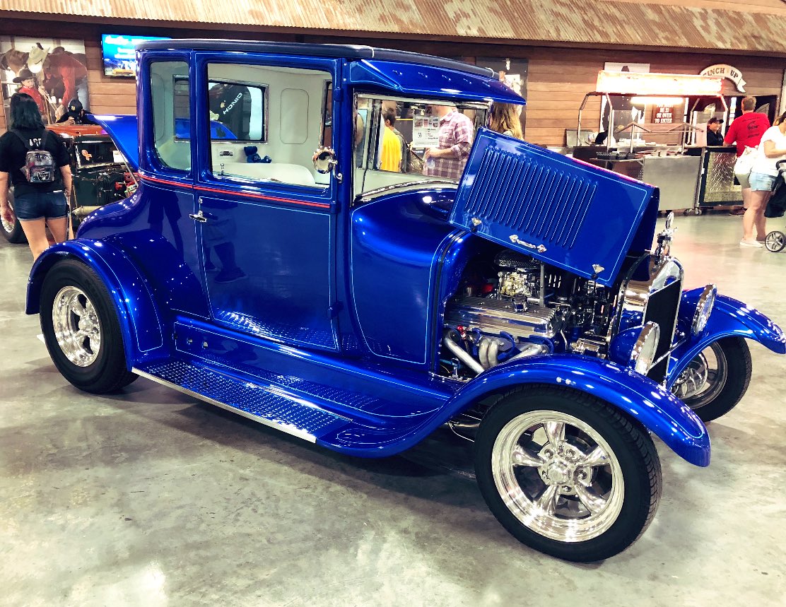 Here’s a few pictures of cars! #VegasBorn #LasVegas #LivinDirty 💀 ( 📸: B. Sentigar ) youtube.com/@DirtyDevilMed… please subscribe!