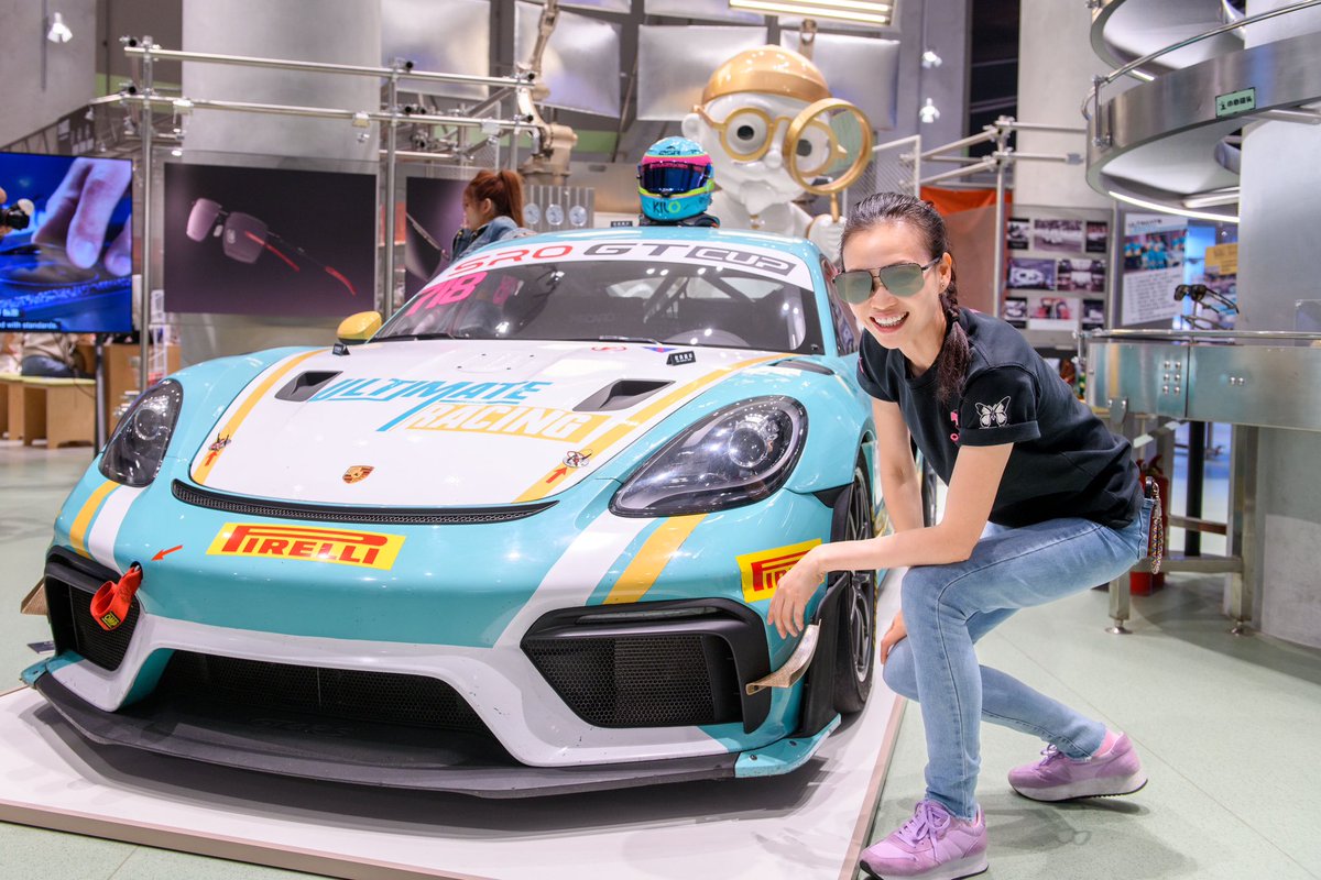 Chloeewong917's tweet image. Art For Speed!
#PRODRIVER
#PORSCHEDESIGN Eyewear 
#Porsche
#WRT赛车