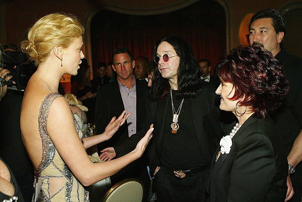 TheOsbournesTV's tweet image. May 7, 2004
Ozzy & Sharon chat with @CharlizeAfrica Theron at a dinner gala benefiting @CovenantHouseCa at the @BevHillsHotel