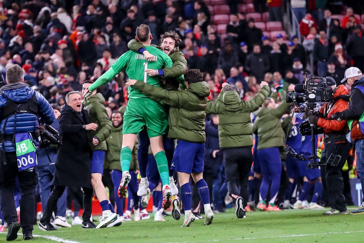 _BeFootball's tweet photo. 🚨 𝗟𝗘 𝗣𝗦𝗚 𝗘𝗦𝗧 𝗧𝗢𝗨𝗝𝗢𝗨𝗥𝗦 𝗘𝗡 𝗟𝗜𝗖𝗘 𝗣𝗢𝗨𝗥 𝗨𝗡 𝗤𝗨𝗜𝗡𝗧𝗨𝗣𝗟𝗘́ 𝗛𝗜𝗦𝗧𝗢𝗥𝗜𝗤𝗨𝗘  ! ❤️💙🤯

✅ Trophée des Champions
✅ Ligue 1
⏳ Coupe de France
⏳ Ligue des Champions
⏳ Coupe du Monde des Clubs

Cette saison peut être 𝗟𝗘́𝗚𝗘𝗡𝗗𝗔𝗜𝗥𝗘. 🤩 https://t.co/CnCyTPcGfd