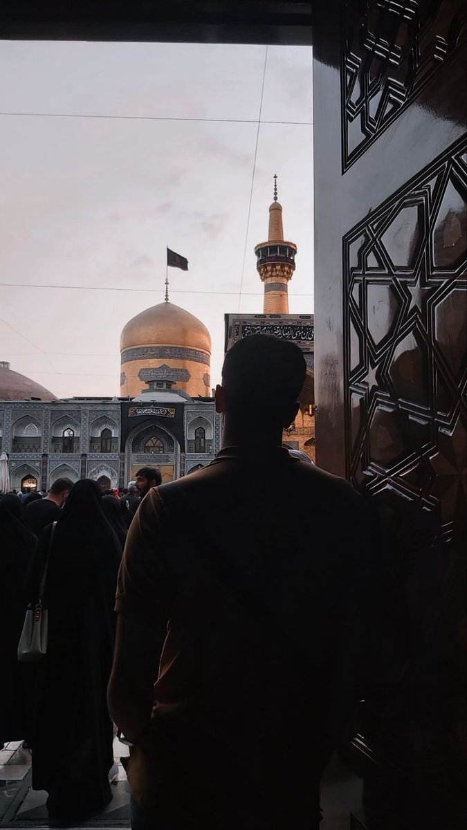 mikael_313's tweet image. هرکه هستم هرکه بودم بر کسی مربوط نیست
بر امام مهربان خود پناه آورده ام
#امام_رضای_ایران