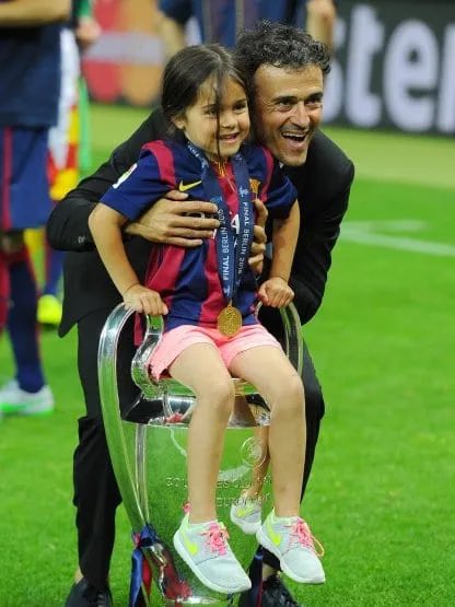 Sacha Pisani (@sachk0) on Twitter photo Football world smiles for PSG’s Luis Enrique.
6 years ago lost daughter Xana.
She was there for last UCL final decade ago.
After unimaginable pain, he’s back there with an angel.
“My daughter came to live with us for 9 wonderful years. She’s alive because we remember her”
❤️ Football world smiles for PSG’s Luis Enrique.
6 years ago lost daughter Xana.
She was there for last UCL final decade ago.
After unimaginable pain, he’s back there with an angel.
“My daughter came to live with us for 9 wonderful years. She’s alive because we remember her”
❤️