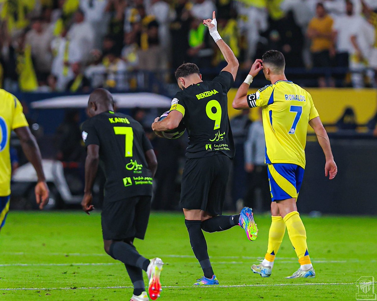 مبروك لكل الجماهير الذهب 💛💛
فوز مستحق وباذن الله نفرح بالدوري 🏆🏆
#الاتحاد_النصر 
#النصر_الاتحاد