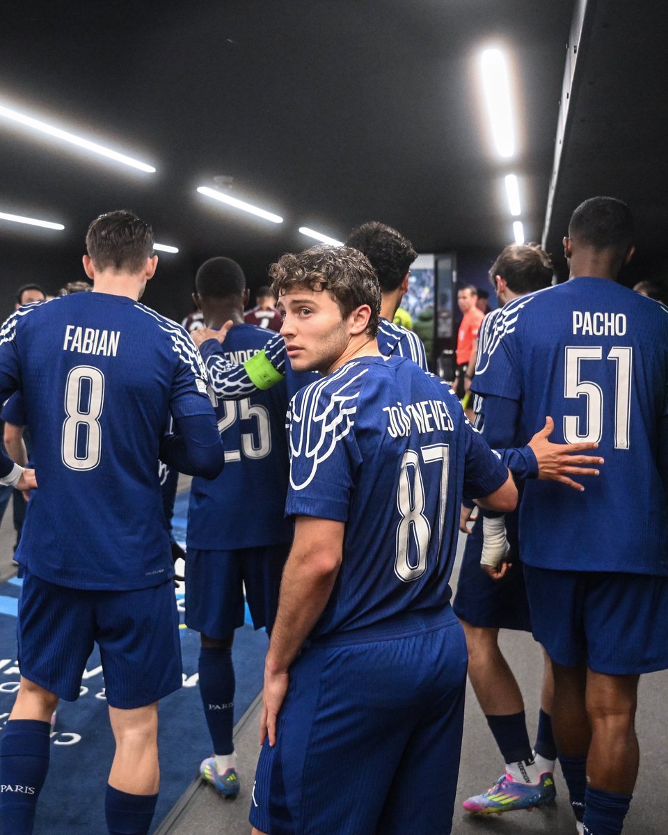 Davosss__'s tweet image. J’ai pas les mots. Le leader « invisible » de ce Paris Saint-Germain 

🇵🇹