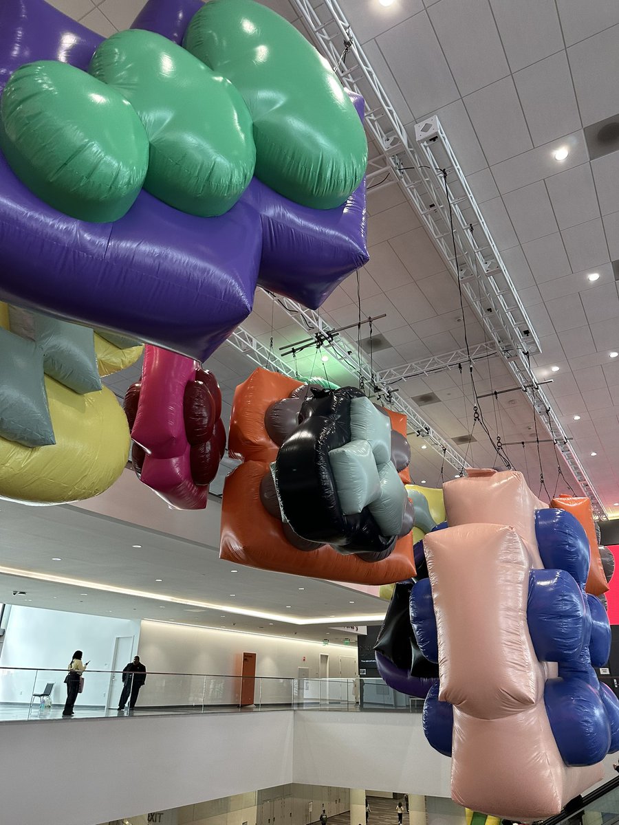 milesdobrenski's tweet image. I’m just here for the native progressive blur 🫶🏼 #Config25