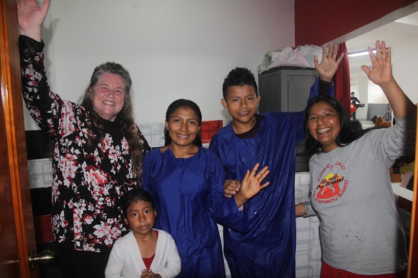 EcMissions's tweet image. So excited for these beautiful souls that were baptized in Jesus Name on Sunday! Revival is happening in Ecuador. God is moving in a mighty way!