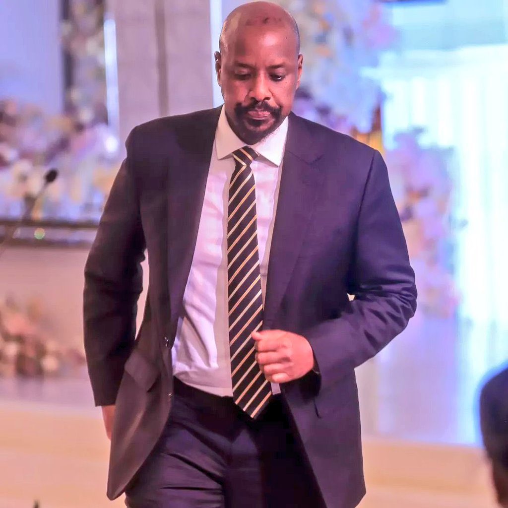 Faithful Gen <a href="/mkainerugaba/">Muhoozi Kainerugaba</a>  .