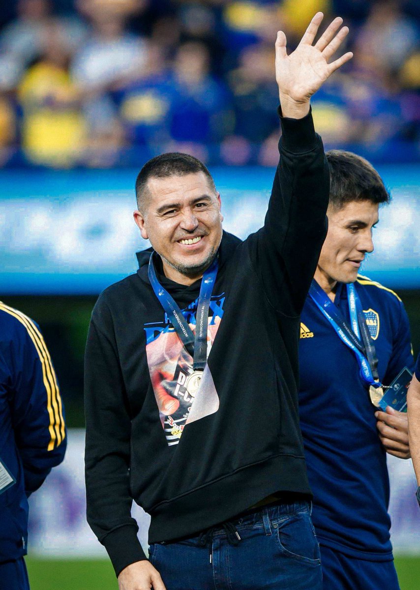 "Mí hija me dijo: sos el negro más lindo del mundo" 

Claaaaaaaaaaaaaaaaarooo que sí mi Reeeeeey 💙💛