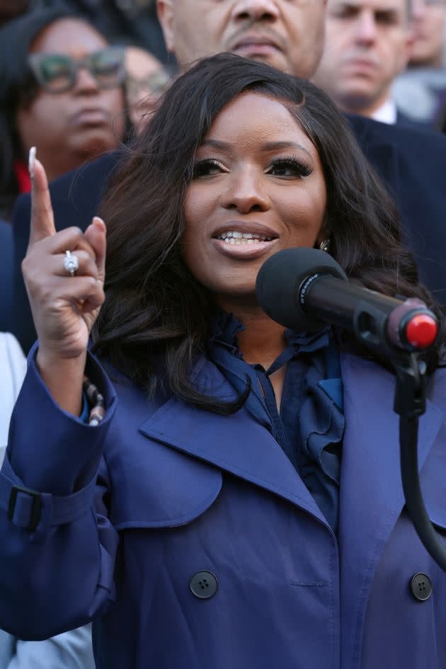 LucasSa56947288's tweet image. Are you a fan of Rep. Jasmine Crockett?

Raise your hand. 

🙋🏾‍♂️