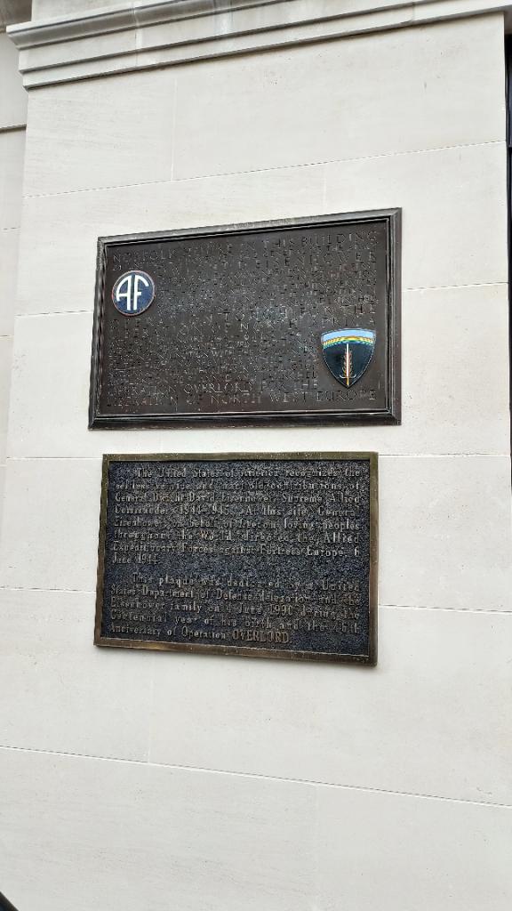 TradeMemorial's tweet image. Today the @TradeMemorial group enjoyed a great Westminster at War themed walk 👣 led by qualified London guide Jonty Levin. A fitting and fascinating end to our small series of events as part of #VEDay80 commemorations #historymatters #WW2 as walk ended by @RitzCarlton Hotel 🎉