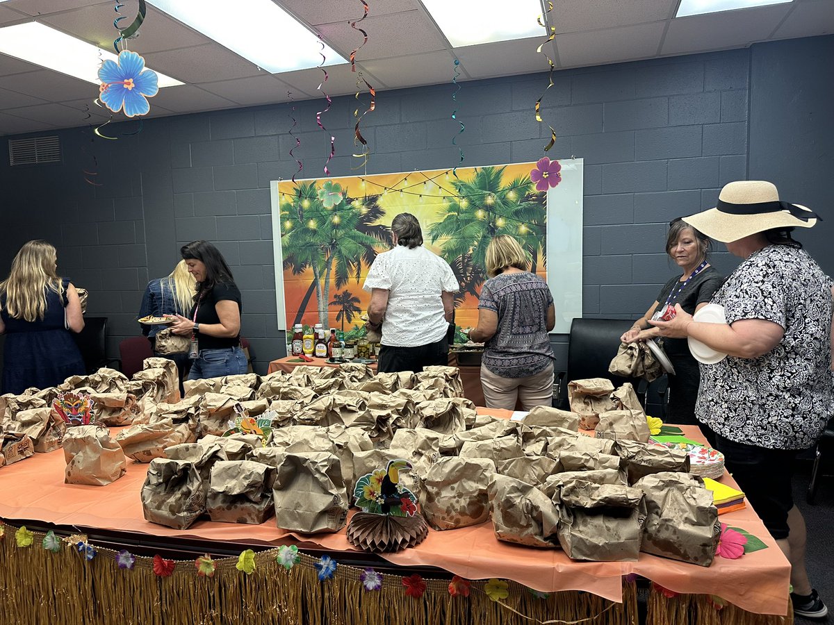 Thank you Florida Boy Burgers Co. for the delicious lunch! Check out their locations in Fort Myers and Cape Coral! <a href="/VillasElem/">Villas Elementary</a> <a href="/LeeSchools/">School District of Lee County</a>